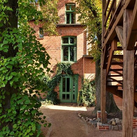 Gasthaus Und Pension "Zum Hauenden Schwein" Woerlitz Luaran gambar