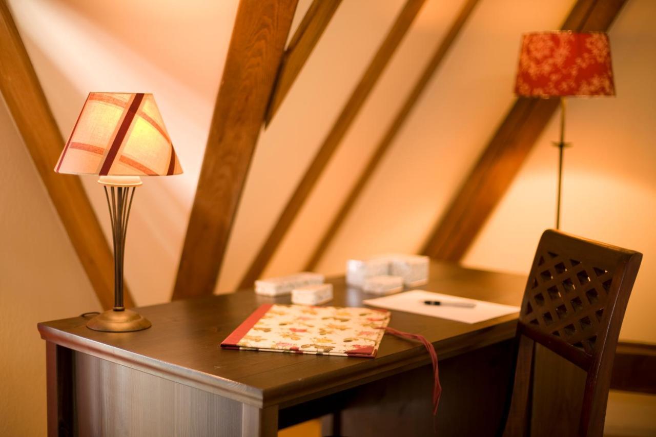 Gasthaus Und Pension "Zum Hauenden Schwein" Woerlitz Bilik gambar