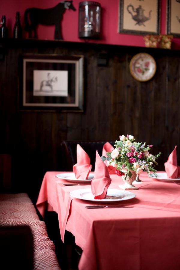 Gasthaus Und Pension "Zum Hauenden Schwein" Woerlitz Luaran gambar